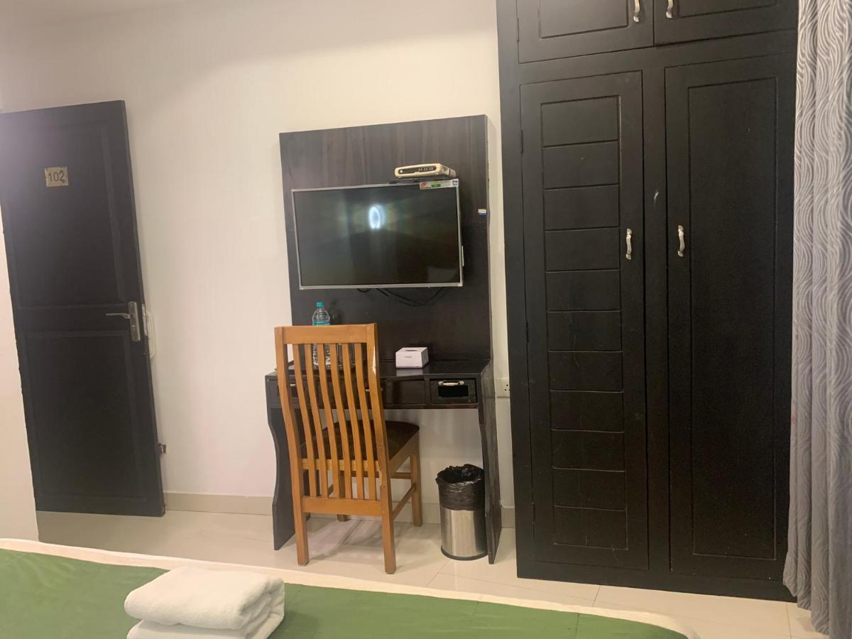 Hotel Greenlife Kochi Buitenkant foto