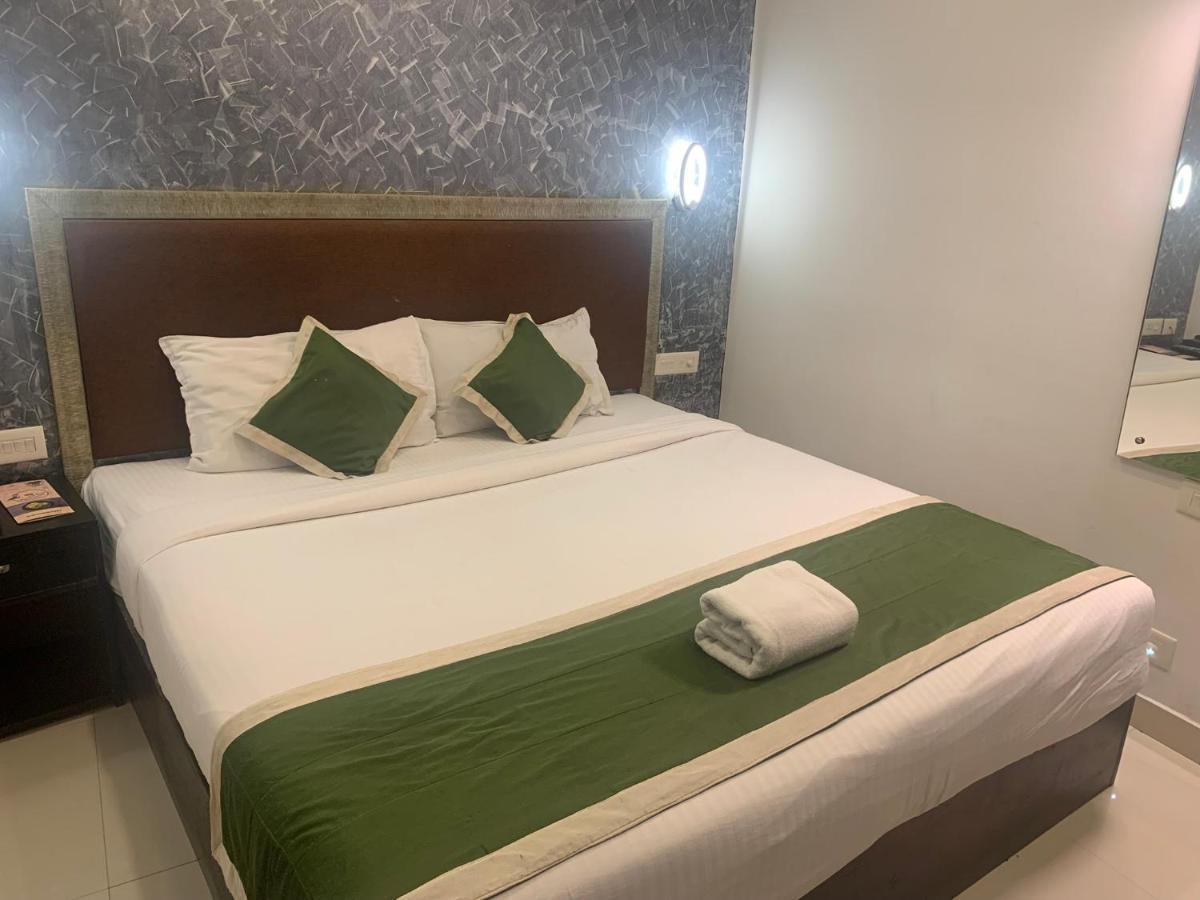 Hotel Greenlife Kochi Buitenkant foto