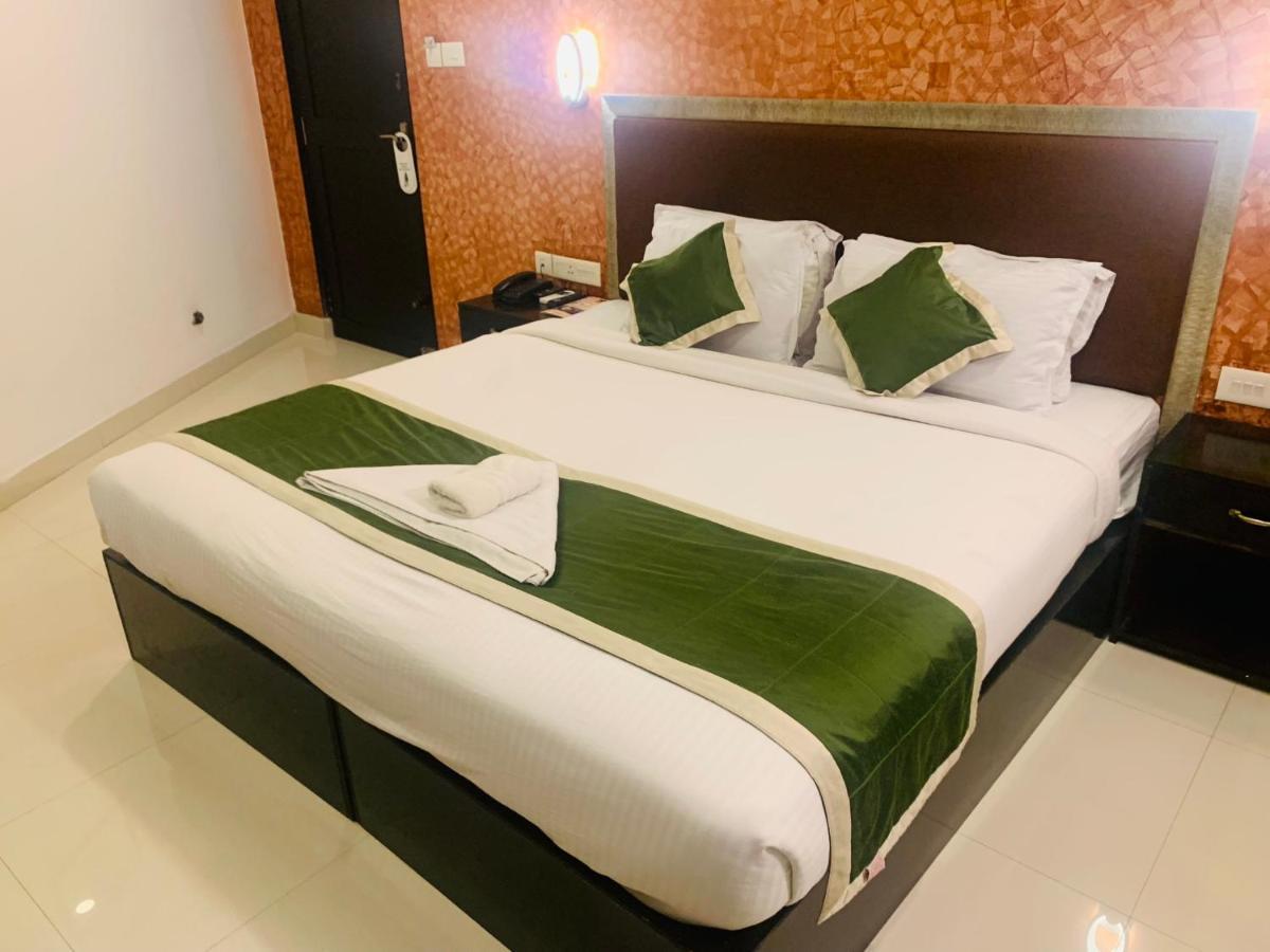 Hotel Greenlife Kochi Buitenkant foto