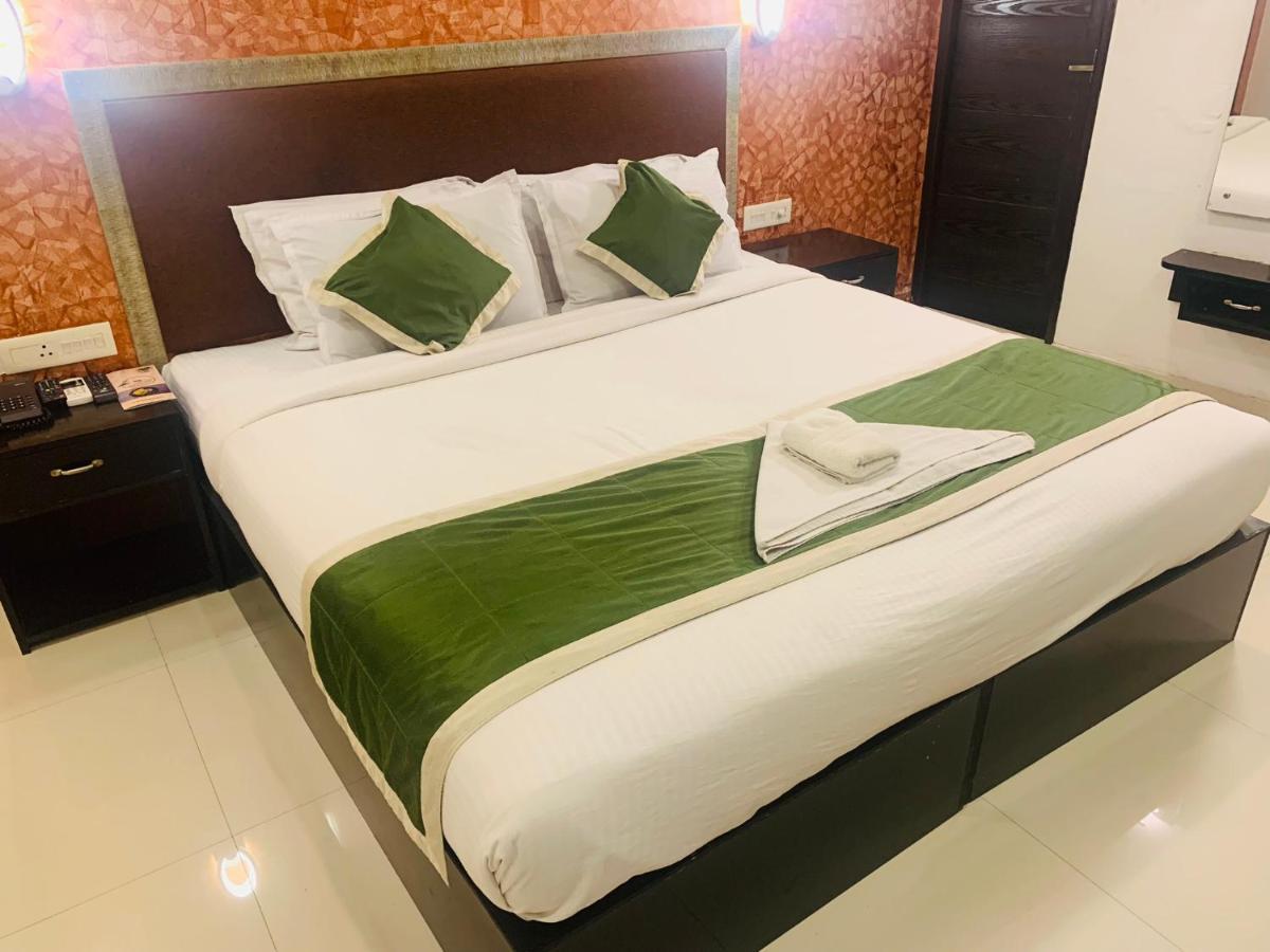 Hotel Greenlife Kochi Buitenkant foto