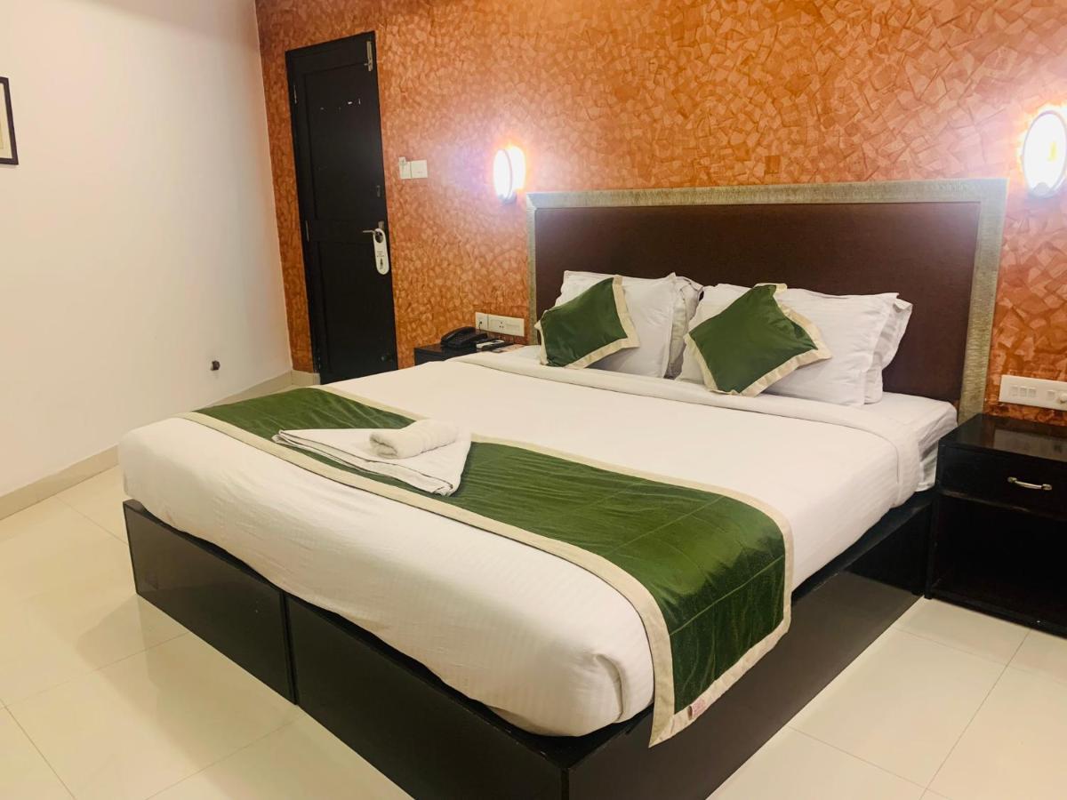 Hotel Greenlife Kochi Buitenkant foto