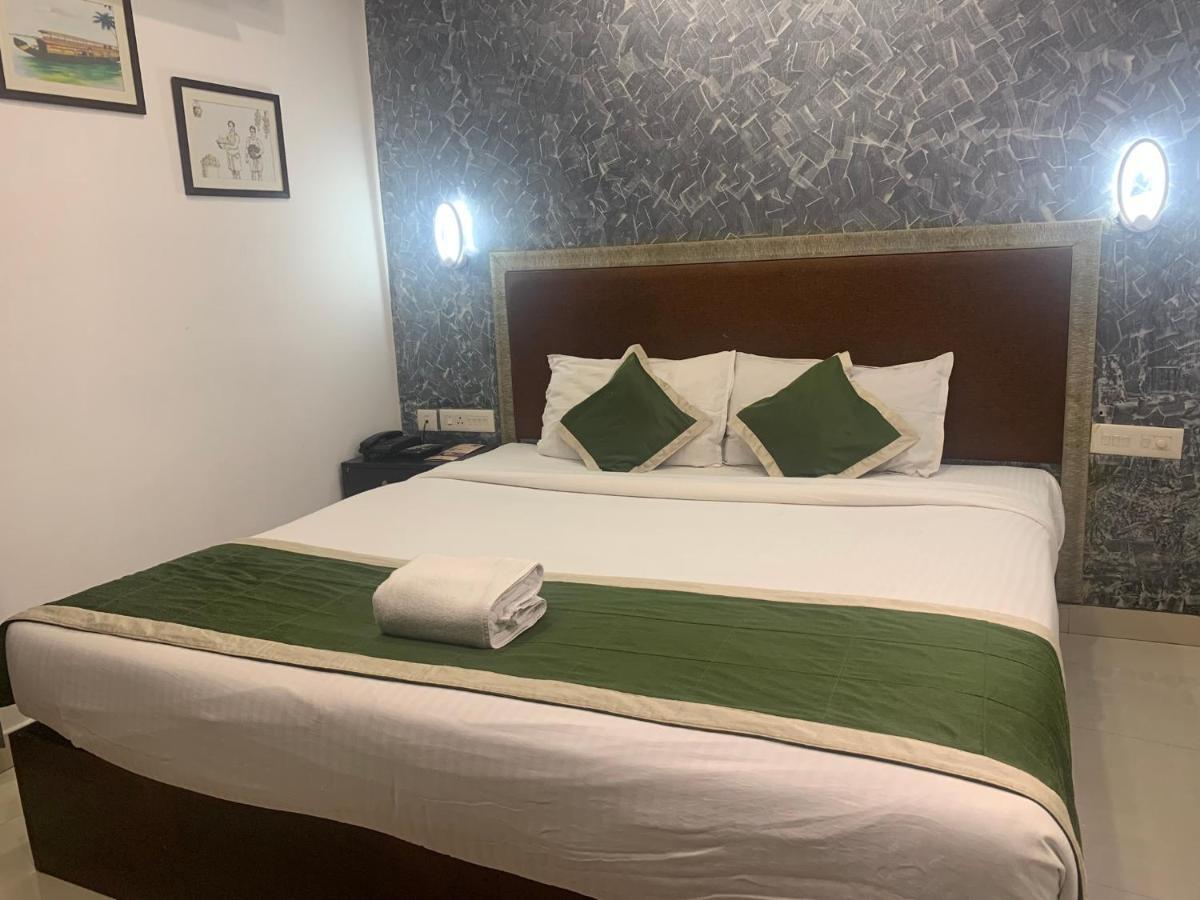 Hotel Greenlife Kochi Buitenkant foto