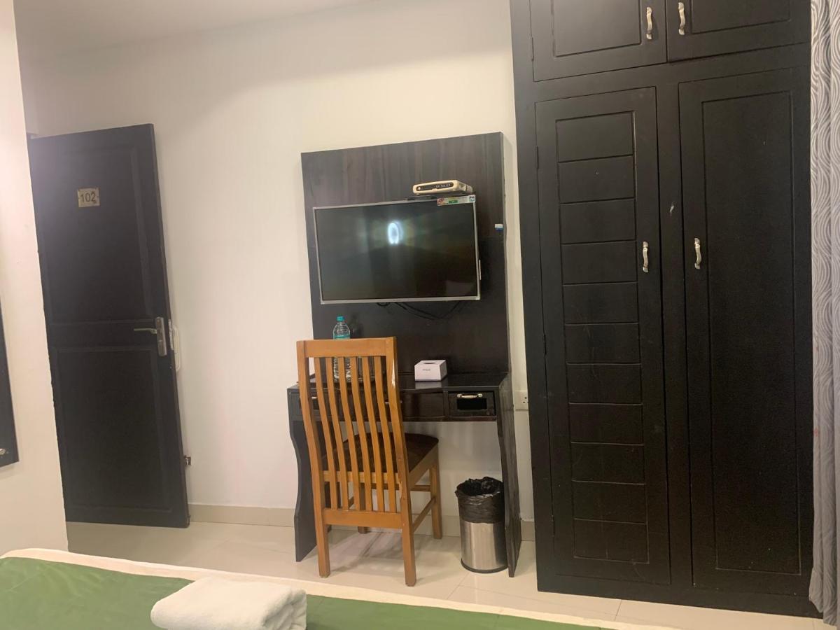 Hotel Greenlife Kochi Buitenkant foto