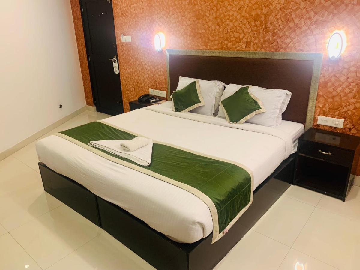 Hotel Greenlife Kochi Buitenkant foto